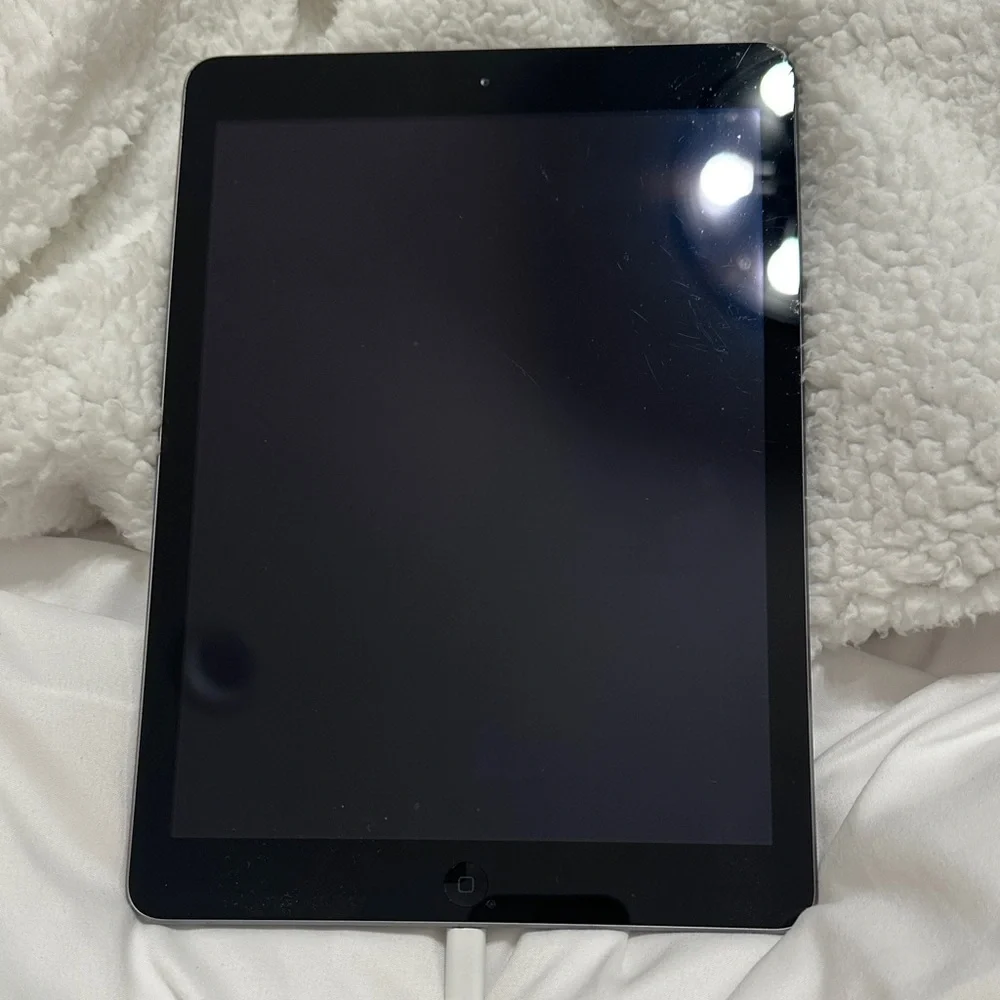 IPAD - Picture 1 of 1